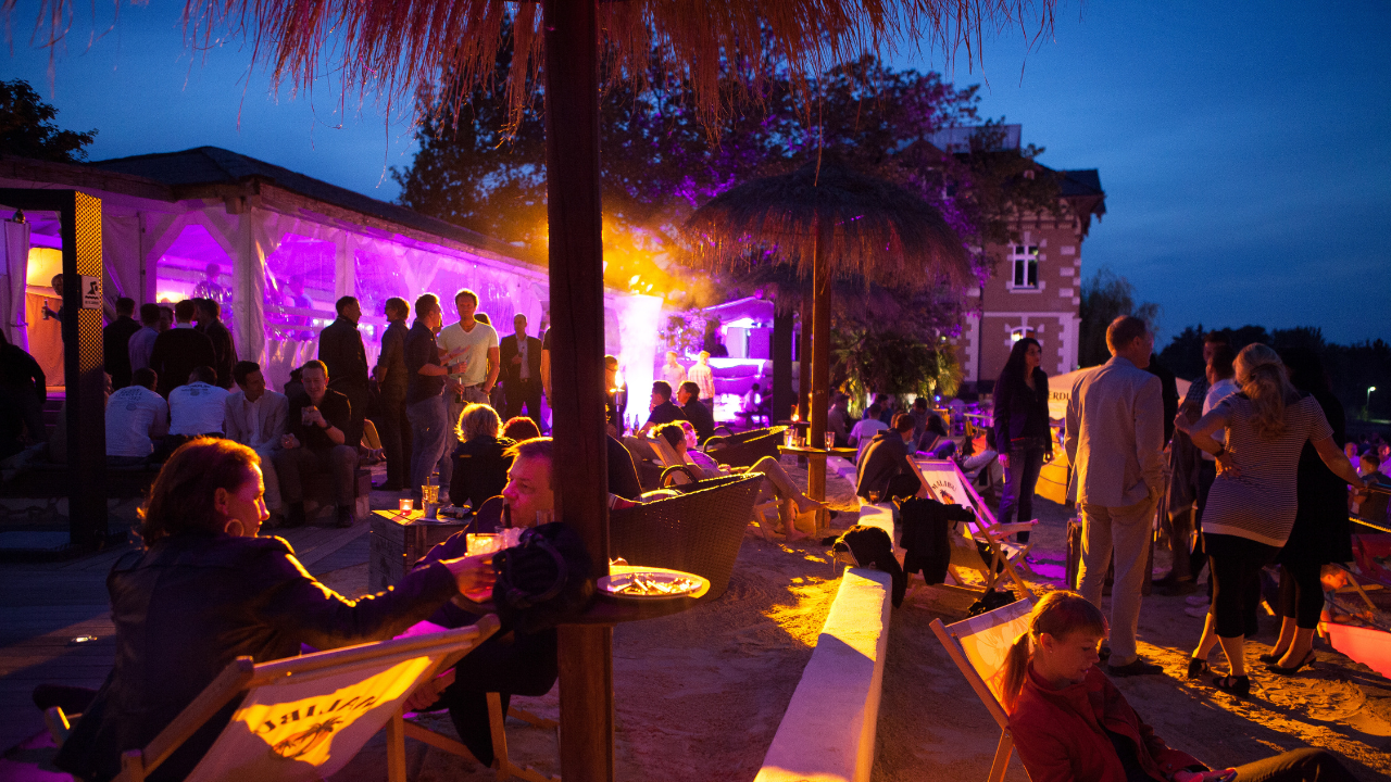 How to Adapt Corporate Events for Different Team Sizes